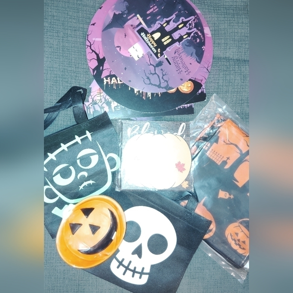 10 Pc Asst'd Halloween decorations/ collectables!